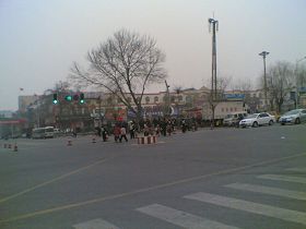 街心公园被戒严