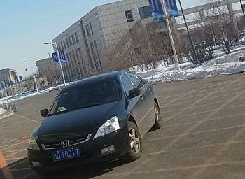 辽源610派的车在吉林女子监狱监区门前等待劫持