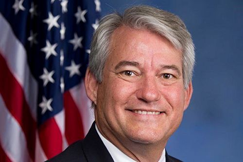 '图3：国会议员丹尼斯·罗斯致信川普，呼吁川普在中美高峰会期间提出中国的人权问题。'