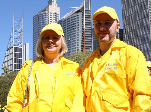 '图5：墨尔本西人法轮功学员Denise和&nbsp;Brian。'