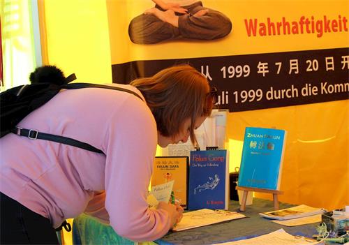 '图9：手术室护理露琪娅希望通过签名制止中共活摘器官'