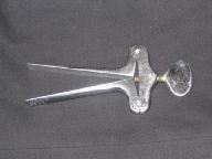 '野蛮灌食用的开口器'