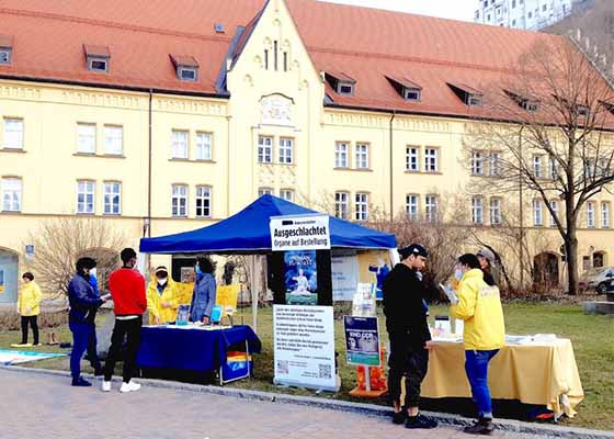 德国兰茨胡特居民说：你们像中流砥柱