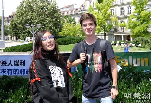'图6：康坦·曼佐尼（Quentin Manzoni，右）和梅丽·黄（Meily Huang）'
