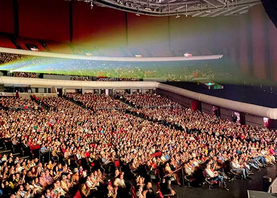 神韵感动世界　唤起观众回归神的记忆