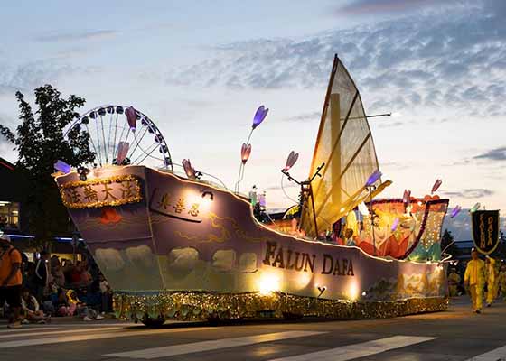 西雅图海洋节游行　民众赞赏大法美好